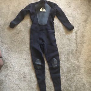 Quicksilver black full wetsuit with back zipper